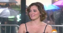 VIDEO: CRAZY EX-GIRLFRIEND's Rachel Bloom Shares 'Actors Perform for the Attention'
