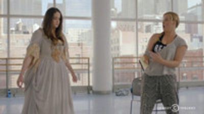 VIDEO: Amy Schumer Pitches 'Betsy Ross' Hip Hopera Idea to HAMILTON's Lin-Manuel Miranda