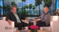 VIDEO: MODERN FAMILY's Eric Stonestreet is Having a Ball on Tinder Dating App