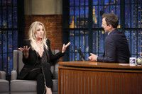 VIDEO: Kaley Cuoco Fan-Girled Out When She Met Jennifer Aniston