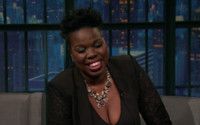 VIDEO: Leslie Jones Talks Crazy GHOSTBUSTERS Stunts & Her Rivalry with Her Wax Figure Video