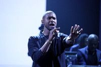 VIDEO: Grammy Award Winner Usher Performs 'Crash' on TONIGHT SHOW