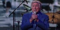VIDEO: Tony Bennett Performs 'This Is All I Ask'; Receives Surprise Visit on LATE… Video