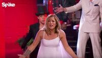 VIDEO: Sneak Peek - 'The Voice's Cassadee Pope Competes on LIP SYNC BATTLE: Country Holidays