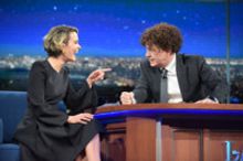 VIDEO: Sarah Paulson Admits She Once Sniffed The Back Of Cher's Head