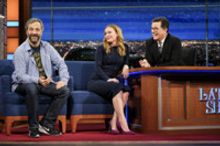 VIDEO: Judd Apatow Crashes Wife Leslie Mann's Appearance on LATE SHOW