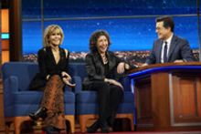 VIDEO: Jane Fonda & Lily Tomlin Talk Marching, Protesting & Being Arrested on LATE…