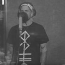 VIDEO: Adam Lambert Teases IDOL Performance of New Single 'Welcome to the Show'