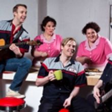 BWW Review: PUMP BOYS & DINETTES Serves Up Nostalgia with a Smile