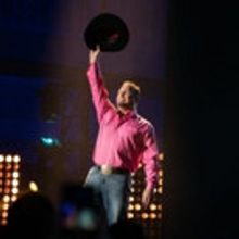 Garth Brooks Reaches 7 Diamond Career Milestone