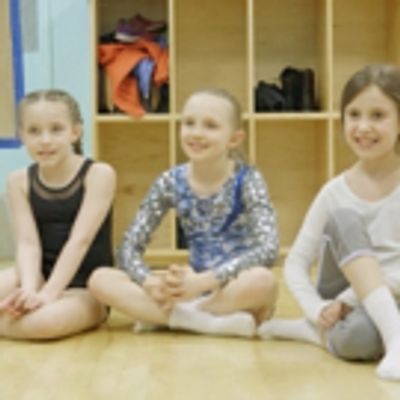 TV: The MATILDA Girls Learn to Flip at Chelsea Piers!