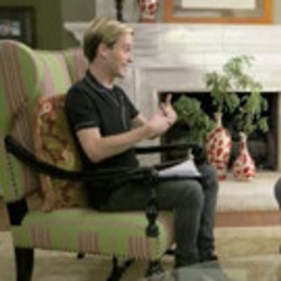 E!'s Hit Series HOLLYWOOD MEDIUM WITH TYLER HENRY Returns 5/17