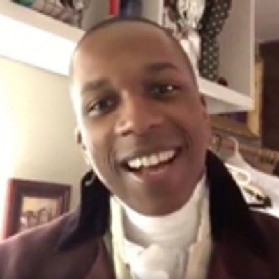 STAGE TUBE: HAMILTON's Leslie Odom Jr. Answers Fan Questions During Pre-Show Routine