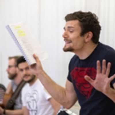 Photo Exclusive: In Rehearsal for PAPER HEARTS at Upstairs at the Gatehouse