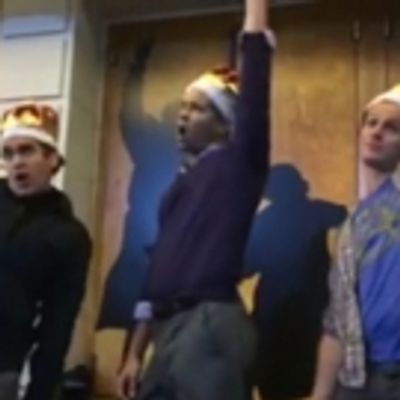 STAGE TUBE: Jonathan Groff, Brian d'Arcy James and Andrew Rannells Gender-Swap as 'The Schuyler Sisters' at #Ham4Ham