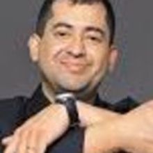 Bolivian Guitarist Marcos Puña Comes to Connecticut.