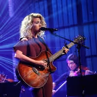 VIDEO: Tori Kelly Performs Moving Cover of 'Hallelujah' on LATE NIGHT Video