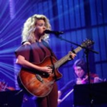 VIDEO: Tori Kelly Performs Moving Cover of 'Hallelujah' on LATE NIGHT