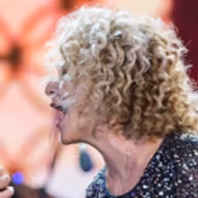 Photo Flash: BEAUTIFUL Cast Join Carole King On Stage at British Summer Time Festival