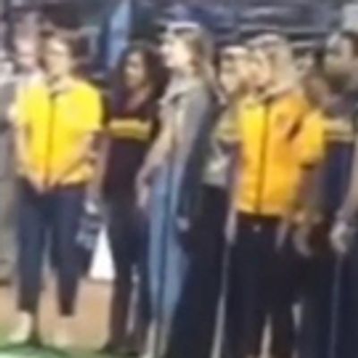 VIDEO: The Cast of BEAUTIFUL - THE CAROLE KING MUSICAL Sings The National Anthem at Yankee Stadium
