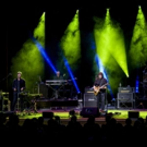 Steve Hackett Returns to the UK to Celebrate the Anniversary of WIND AND WUTHERING Album - UK Regional Theater Video