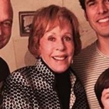 PHOTO FLASH: Comedy Legend Carol Burnett Visits Backstage at FUN HOME