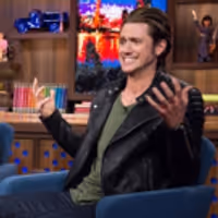 VIDEO: Aaron Tveit & Laurie Metcalf Visit the Bravo Clubhouse; Watch Clips! Video