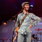 BWW Review: MATTHEW LYKOS - SINGER IN A GREAT SHIRT Filled The Goodwood Institute…