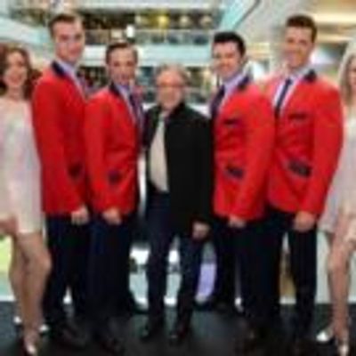 Photo Flash: Frankie Valli Meets West End, UK Touring Casts of JERSEY BOYS