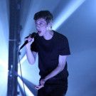 VIDEO: Troye Sivan Performs 'Wild' on NBC's TONIGHT SHOW