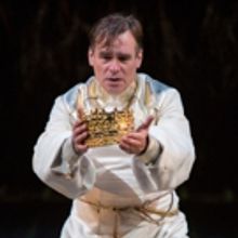 Photo Flash: First Look at Robert Sean Leonard in The Old Globe's KING RICHARD II