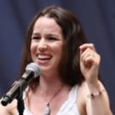 TV: BEAUTIFUL's New Carole King, Chilina Kennedy, Shows Her Stuff in Shubert Alley!