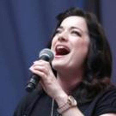 TV: FINDING NEVERLAND's Laura Michelle Kelly Flies High at Stars in the Alley!