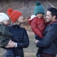 STAGE TUBE: Happy Holidays from ALADDIN's Andrew Cao Video