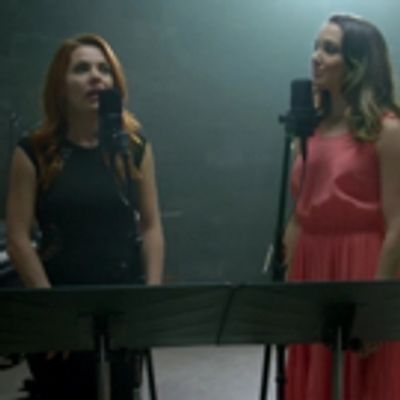 STAGE TUBE: WICKED's Rachel Tucker and Kara Lindsay Go Folk for 'I'm Not That Girl' for #OutofOz Series