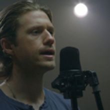 STAGE TUBE: Aaron Tveit Channels Glinda for Newest Installment of WICKED's #OutofOz…