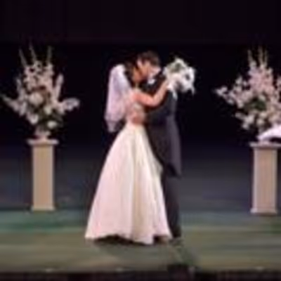 BWW Reviews: Lively and Fun HOLIDAY INN at The Muny
