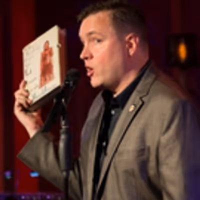 BWW Review: In Solo Debut, Robbie Rozelle Leaps Into the Spotlight and Insists That the 'Personality Piece' Is Not a Dead Art