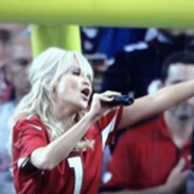 VIDEO: HAIRSPRAY LIVE's Kristin Chenoweth Performs National Anthem on NBC's 'Sunday Night Football'