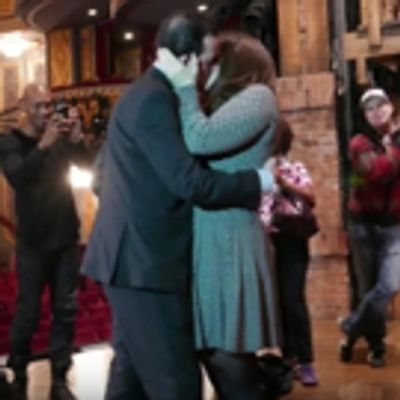 VIDEO: HAMILTON Cast Helps Celebrate Couple's On Stage Engagement