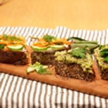 BWW Review:  HONEYBRAINS in NoHo for Great Food with a Mindful Concept