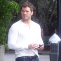 VIDEO: Sneak Peek - Chris Pratt Joins Real-Life Wife Anna Faris on Tonight's MOM Video