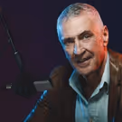BWW REVIEW: Modern Media Is Put Under The Spotlight In TALK