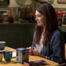 Photo Flash: Netflix Releases 'First Look' GILMORE GIRLS Images!