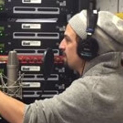 STAGE TUBE: Lin-Manuel Miranda Cameos in LES MISERABLES on Broadway for #Ham4Ham