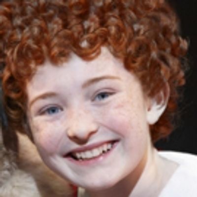 BWW Review: ANNIE Brings Her Smile To The National Theatre