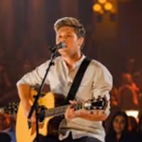 VIDEO: Niall Horan Performs 'This Town', Talks New Album on JAMES CORDEN Video