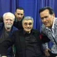 Photo Flash: Burt Reynolds Wows at Wizard World Comic Con