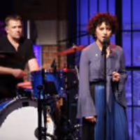 VIDEO: Alia Shawkat Performs Nina Simone Classic 'Trouble in Mind' on LATE NIGHT Video
