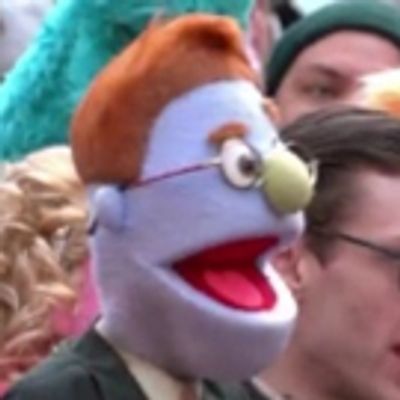 VIDEO: AVENUE Q Celebrates World Puppetry Day In Times Square With a Crowd Of Hand-Held Pals